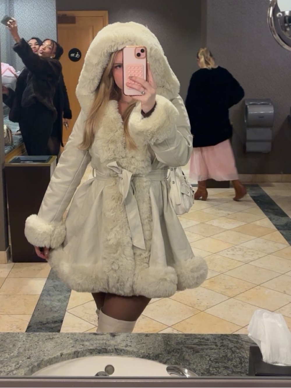 Cream Faux Fur Hooded Winter Coat Jacket 🤍 Princess Core | Thick & Warm | Size M